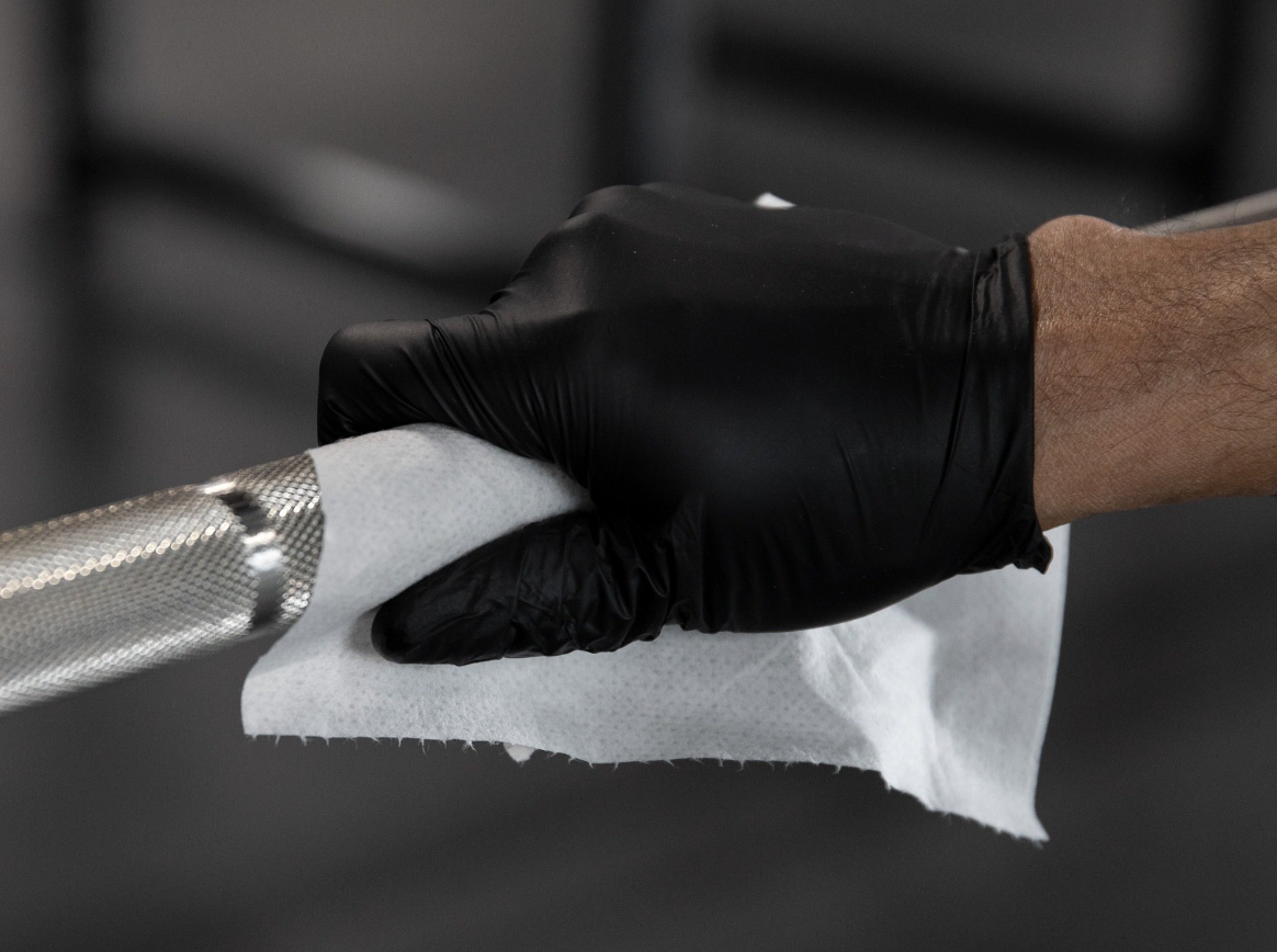 Čišćenje opreme u teretani